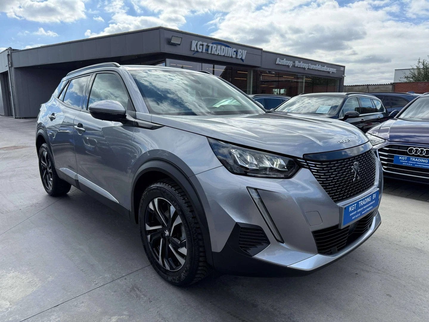Peugeot 2008 1.2i ALLURE FULL LED ZWART LEDER CARPLAY DAB TR, 1199 cc, Handgeschakeld, SUV of Terreinwagen, Zilver of Grijs