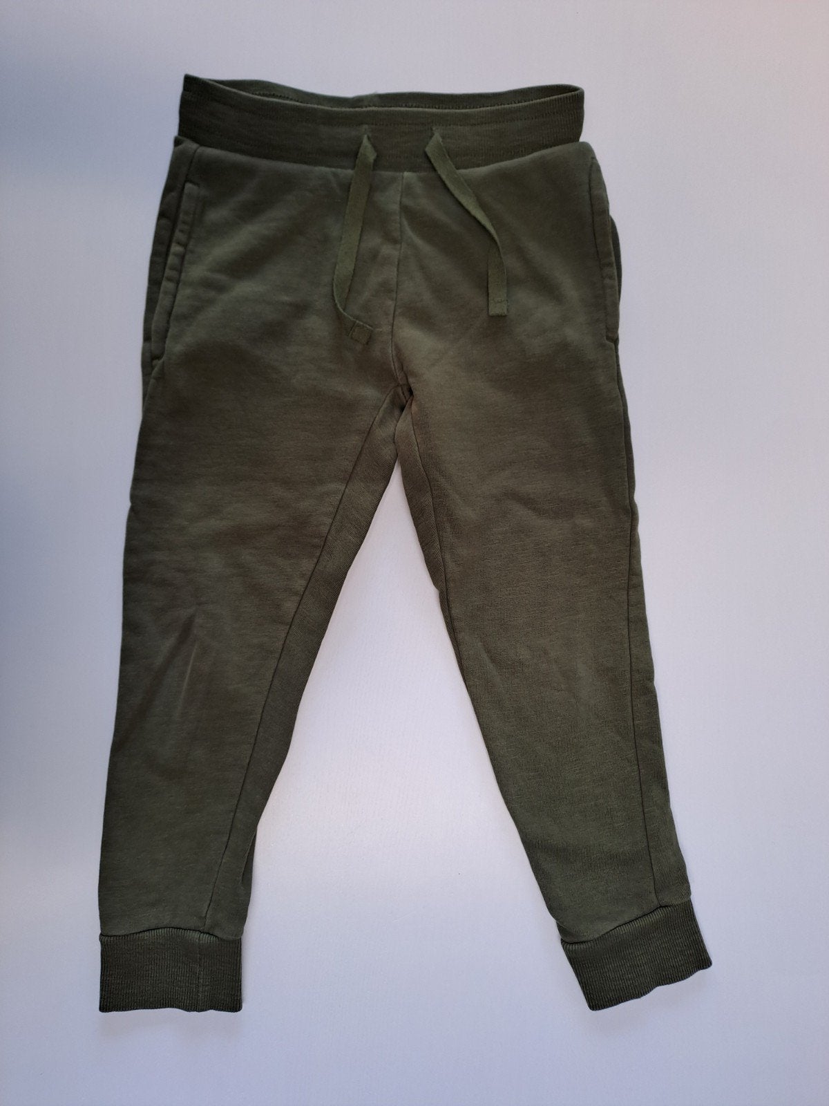Pantalon de survêtement vert kaki t 110, Enfants & Bébés, Pantalon, Garçon, Enlèvement ou Envoi, Besties JBC