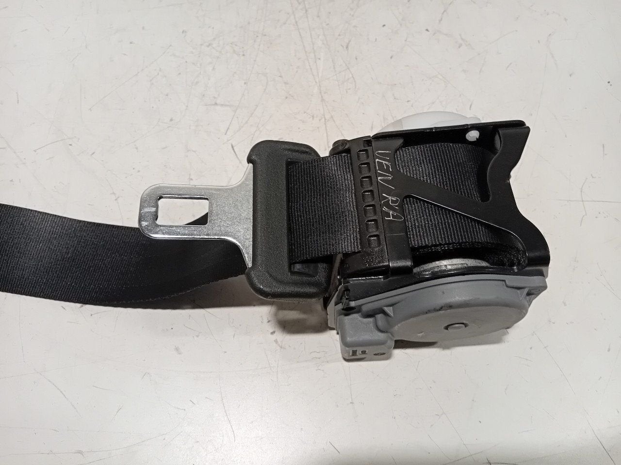 Veiligheidsgordel rechts achter Renault Captur, Onderdelen@venauto.nl, Van der Ven Autorecycling B.V., Gebruikt, Ettenseweg 76, 4706 PB Roosendaal, The Netherlands