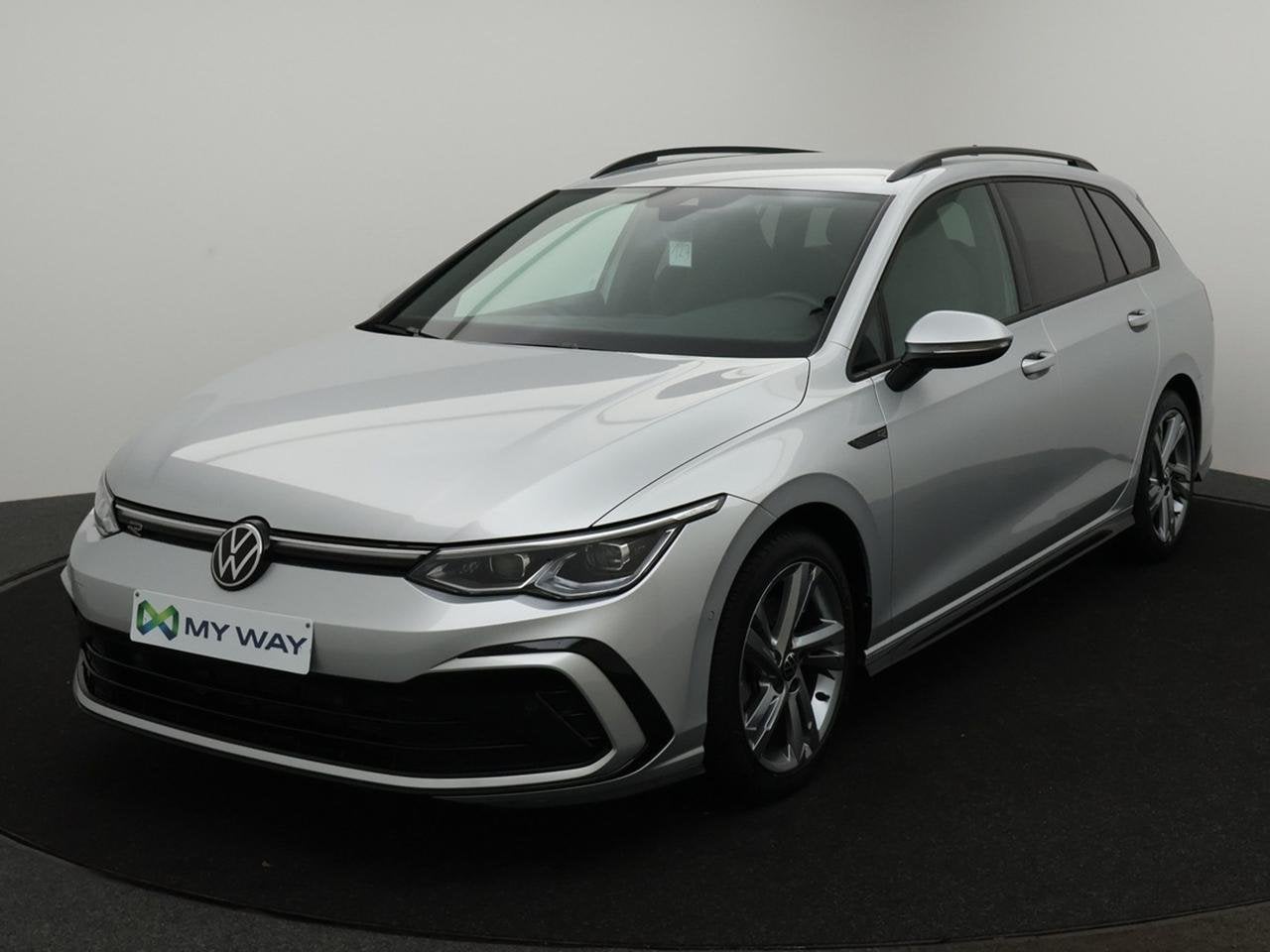 Volkswagen Golf VIII SW Golf SW 1.5 eTSI R-Line Business Pre, Automaat, https://public.car-pass.be/vhr/12993cb3-a589-4682-955d-3505399fcf93
