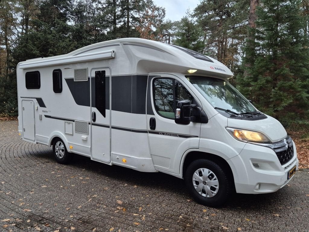 Adria Matrix 670 SL TWINBED hefbd 5pers AIRCO, Bedrijf, Adria, Half-integraal