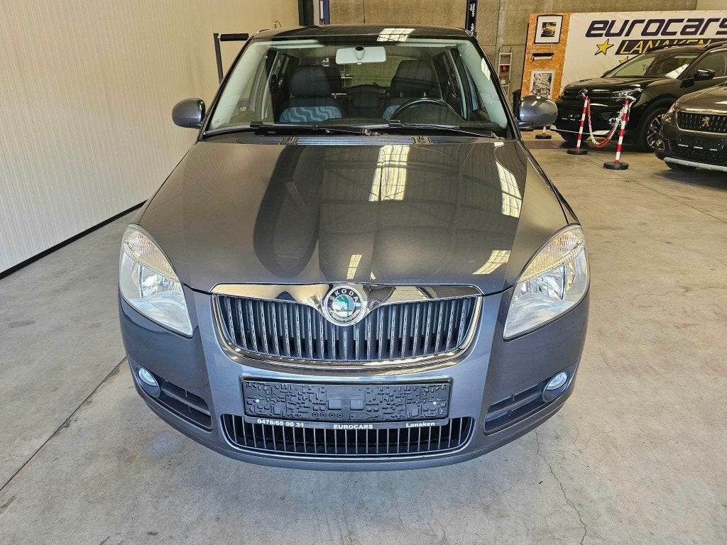 skoda fabia 1.4 benz 79.000km 1ste eigenaar, Autos, Argent ou Gris, Achat, Boîte manuelle, Noir