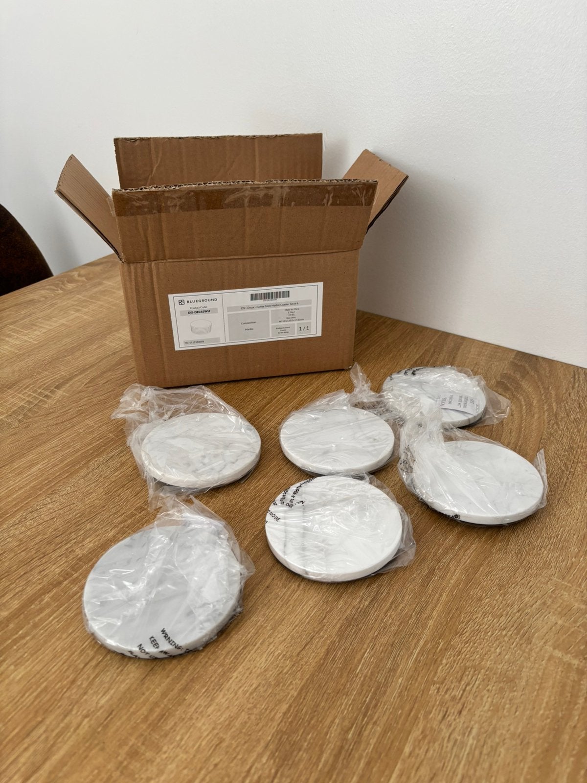 Set van 6 luxe echte marmeren onderzetters (Blueground), Ophalen of Verzenden, Zo goed als nieuw, Wit, Antislip