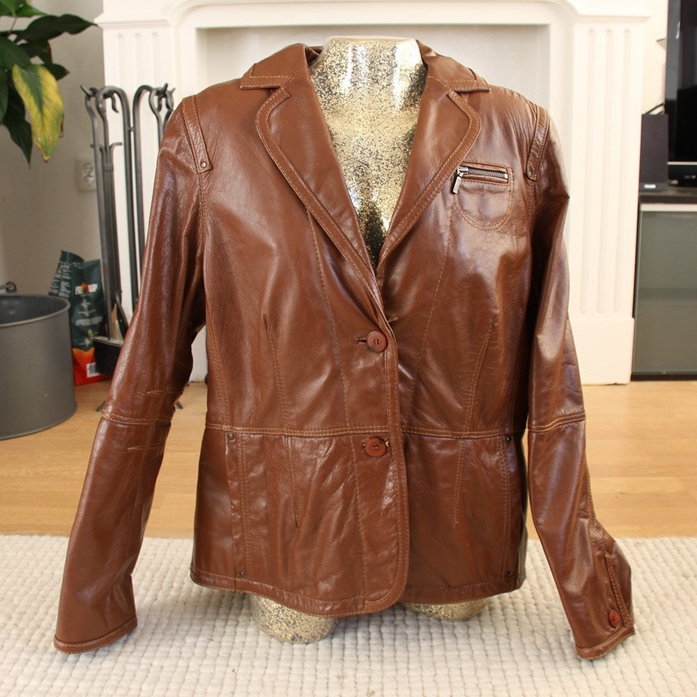 Mooie Bruin Leren Dija Dames Jas (XL) € 70,-, Kleding | Dames, Bruin, Verzenden, Dija, Maat 46/48 (XL) of groter