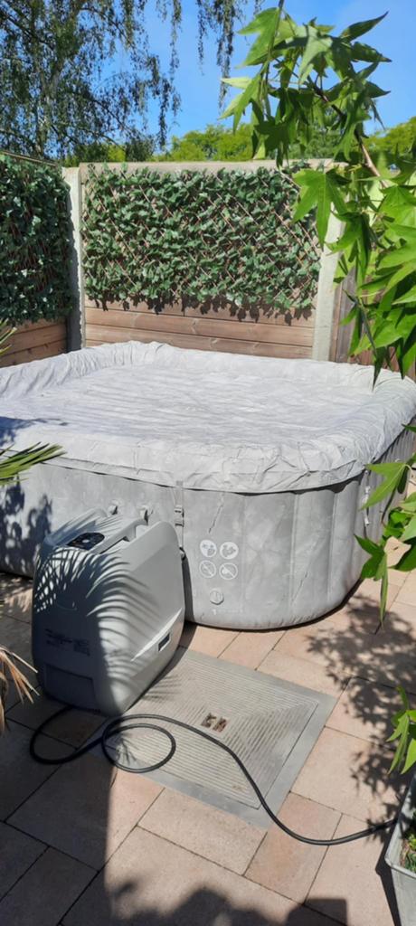 Lay-Z spa San Francisco jacuzzi, Ophalen, Zo goed als nieuw