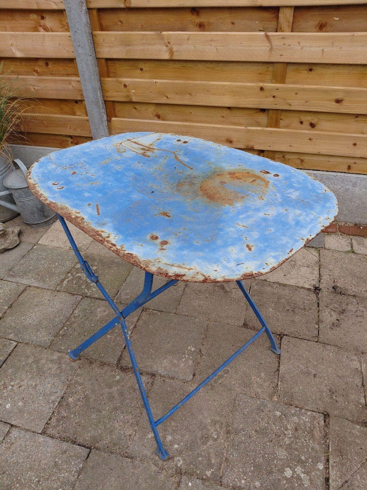 Brocante tafel, Ophalen