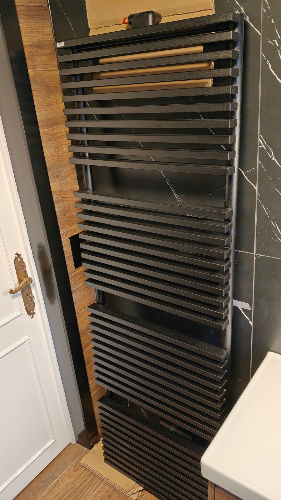 Radiateur - sèche serviettes Vasco Zana, 800 watts ou plus, Comme neuf, Enlèvement, 150 cm ou plus