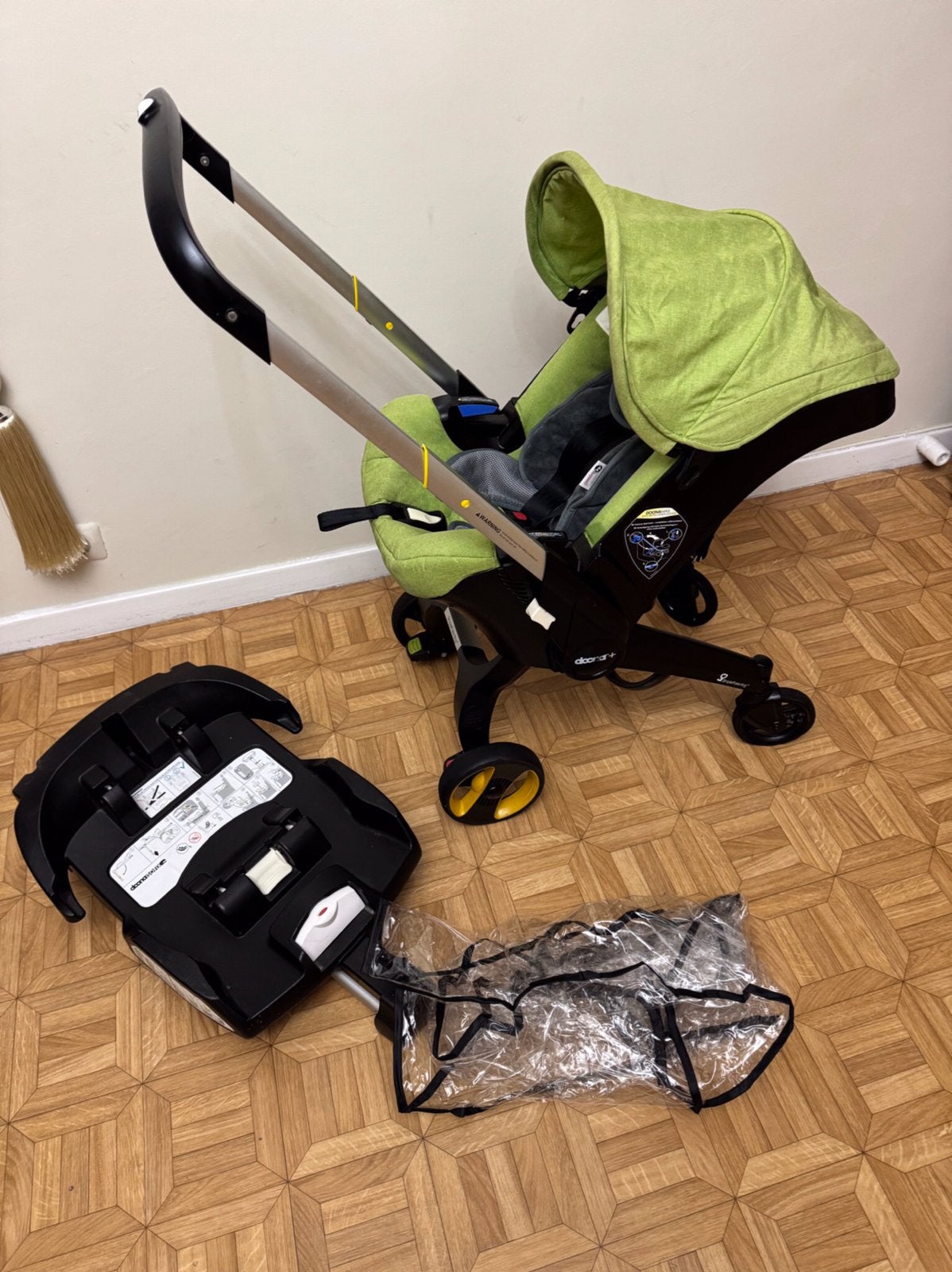 Poussette Doona + avec isofix comme neuf, Comme neuf