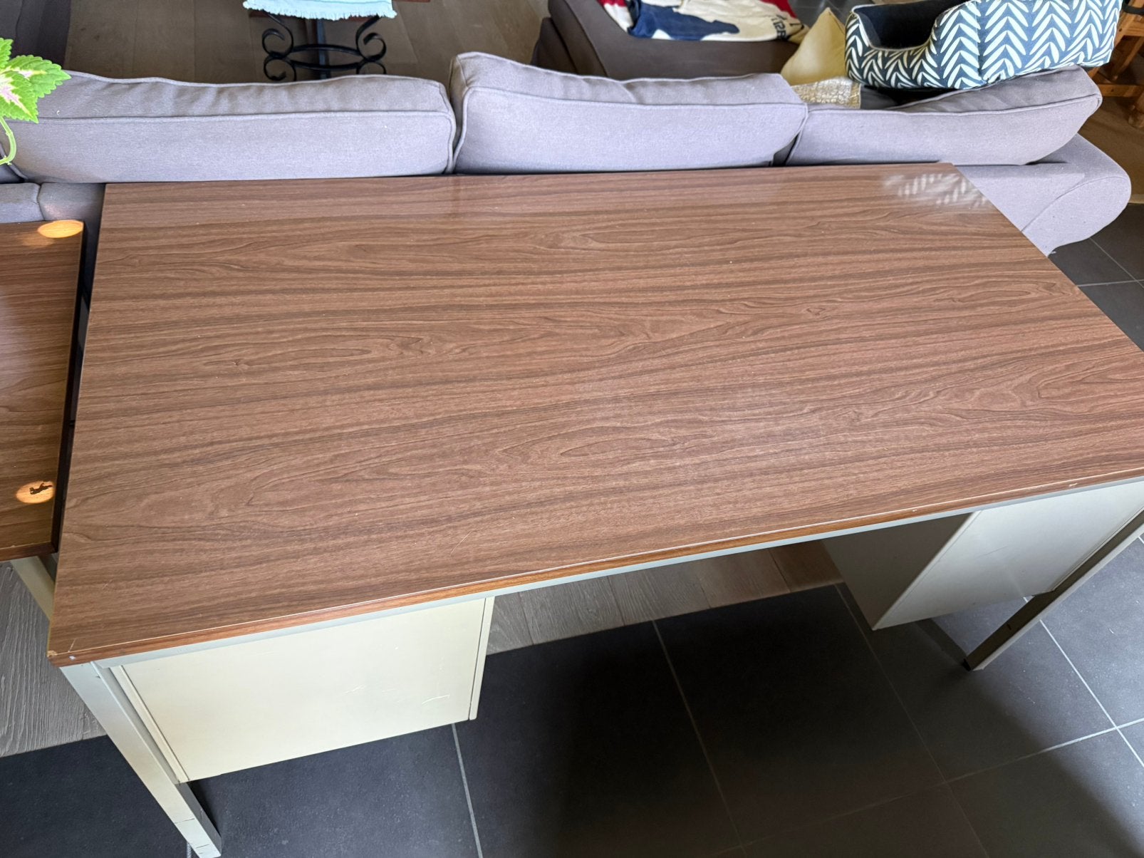 Bureau, Huis en Inrichting, Bureaus, Ophalen, Gebruikt, Met lades, Metaal