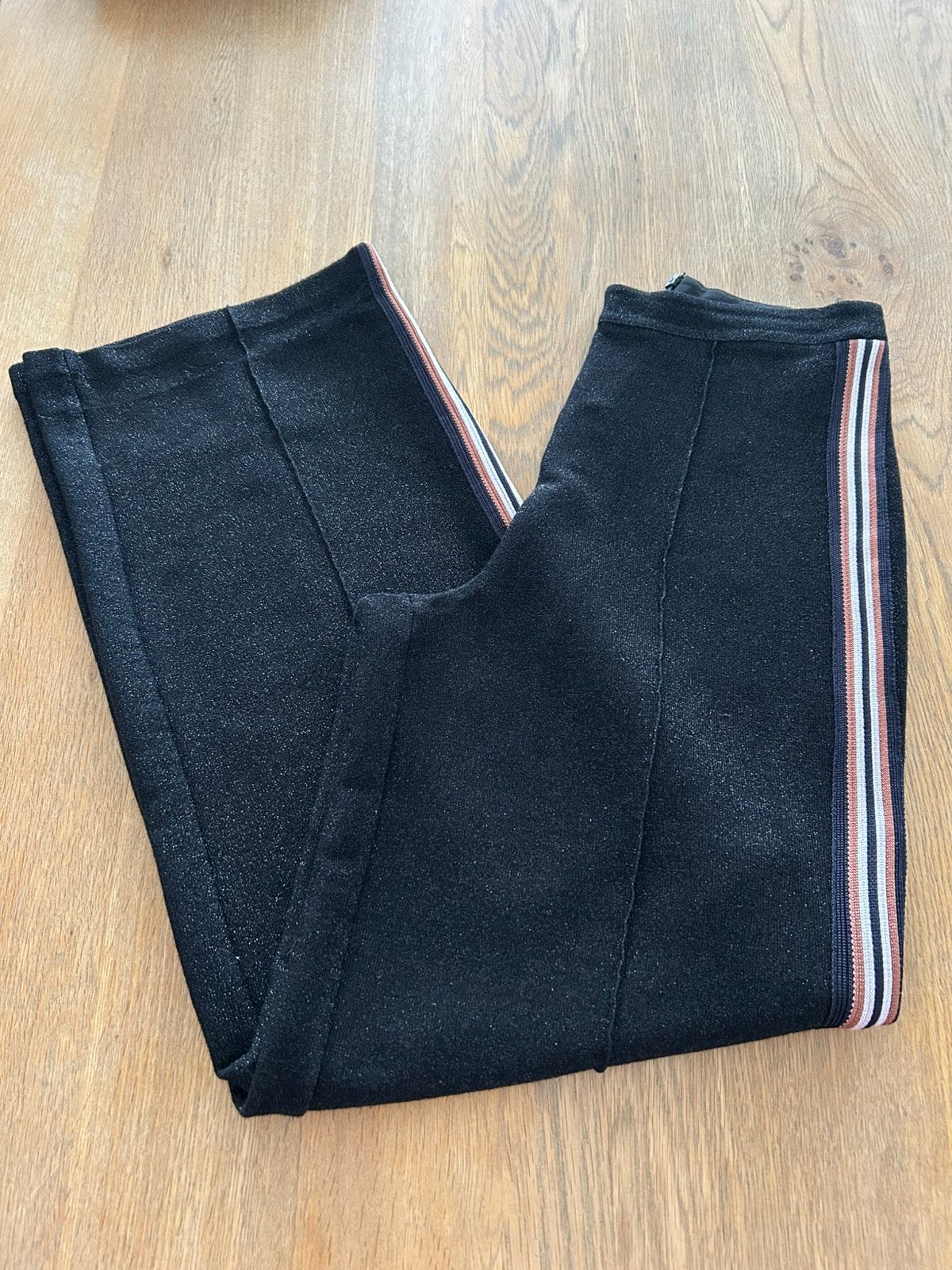 Zwarte brede geklede glitter broek met streep H&M maat XS, Enlèvement ou Envoi, Comme neuf, Longs, Taille 34 (XS) ou plus petite