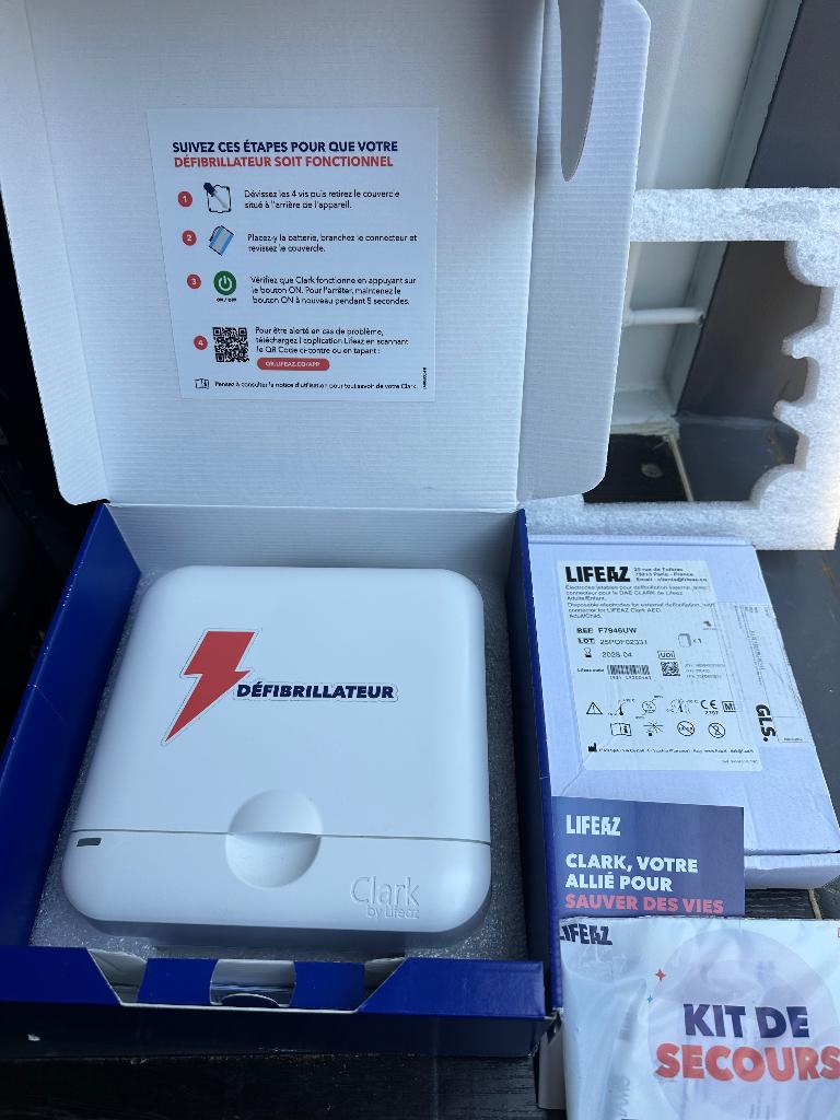Défibrillateur connecté LIFEAZ Clark, Enlèvement, Comme neuf