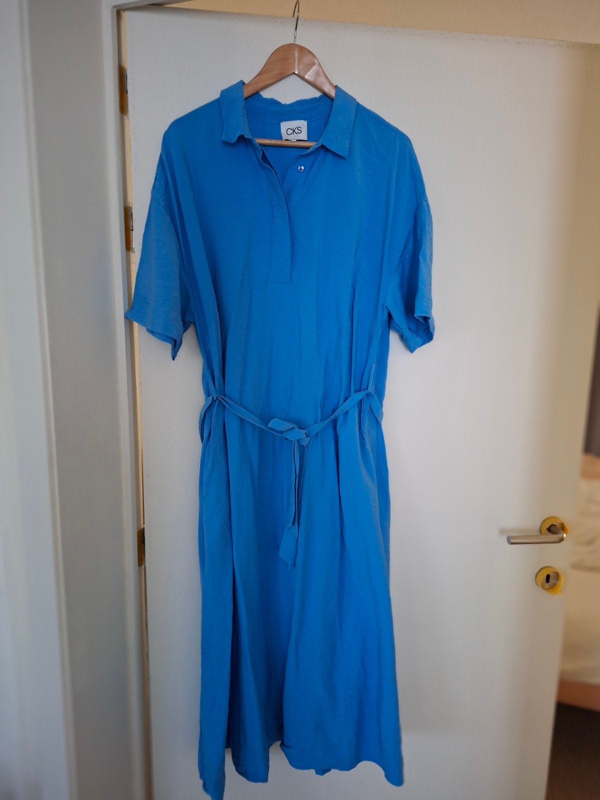 Blauw kleed van het merk CKS, Kleding | Dames, Blauw, Maat 46/48 (XL) of groter, Ophalen of Verzenden, CKS