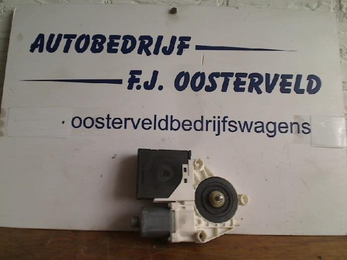Moteur de vitre portière d'un Volkswagen Golf, Volkswagen, -, 3 mois de garantie, Utilisé