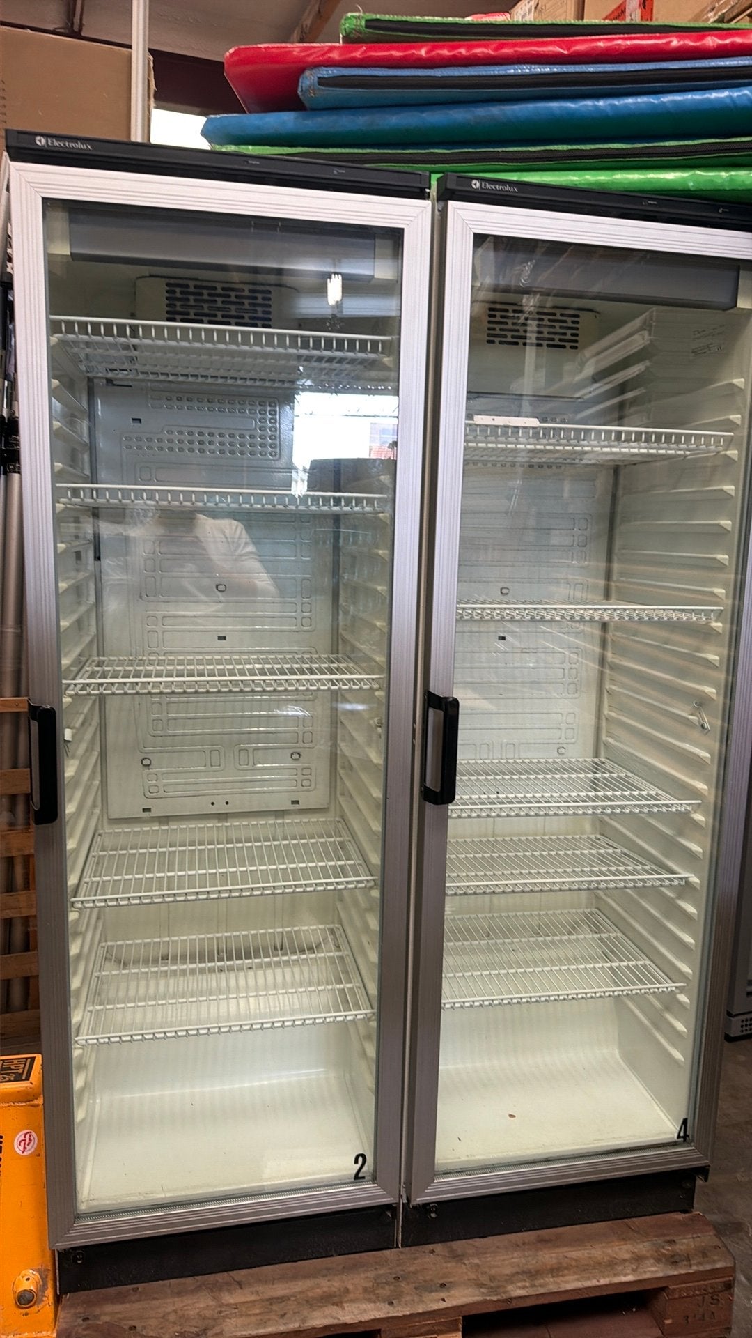 2 Frigo vitrine 351 L, Enlèvement