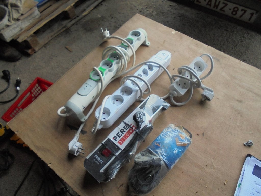 multiprises (5 pièces), Enlèvement ou Envoi, Utilisé, Multiprise