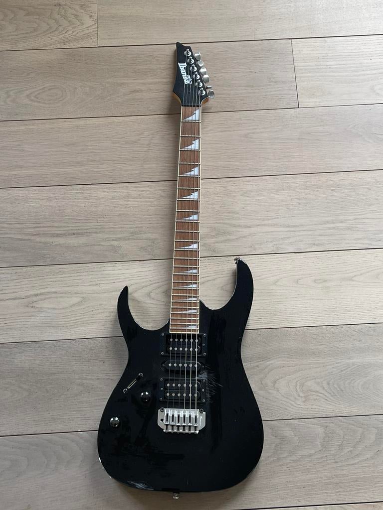 Linkshandige Ibanez Gio elektrische gitaar, Muziek en Instrumenten, Snaarinstrumenten | Gitaren | Elektrisch, Zo goed als nieuw