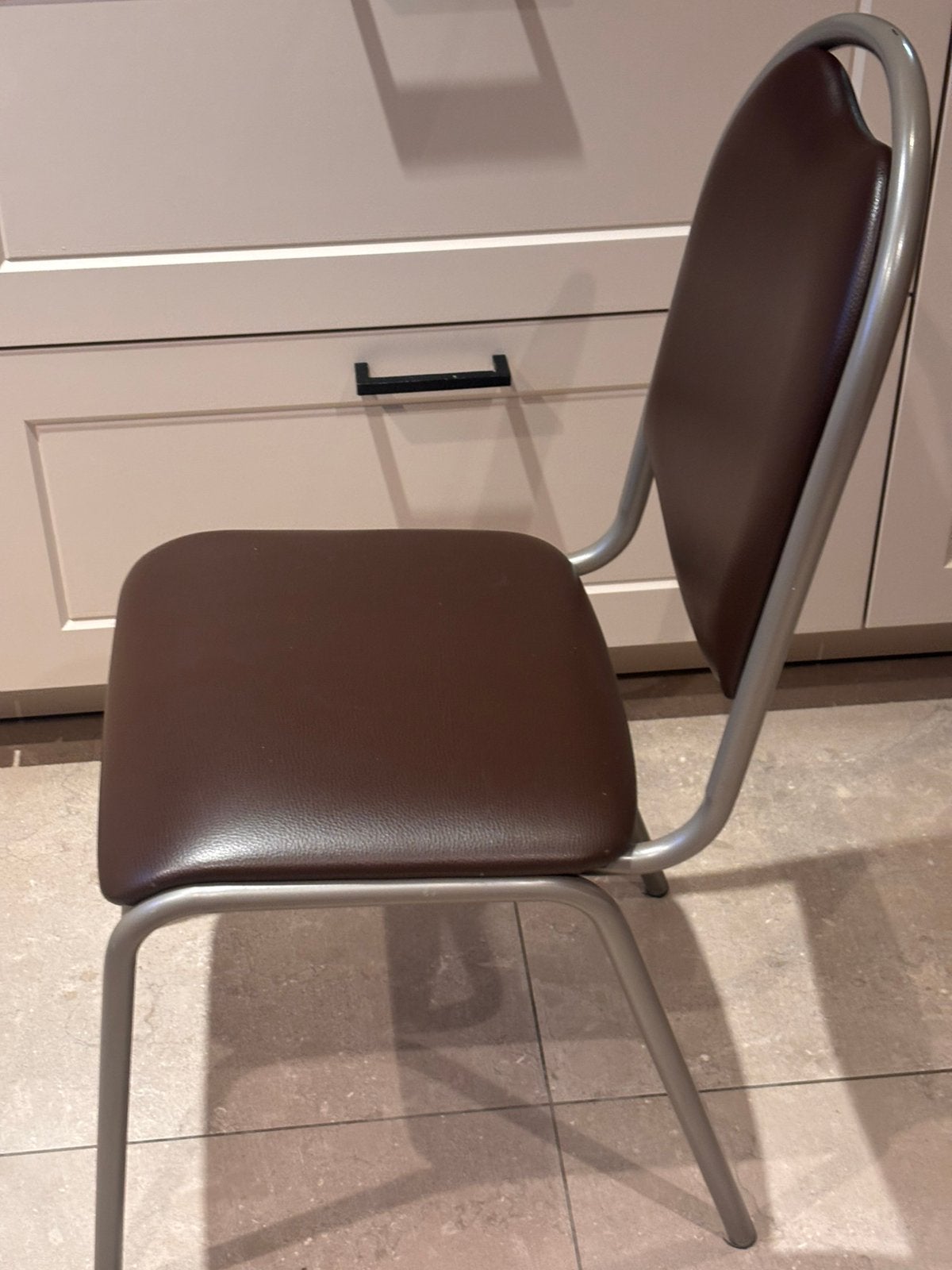 6 keukenstoelen, Huis en Inrichting, Ophalen, Gebruikt, Bruin, Metaal
