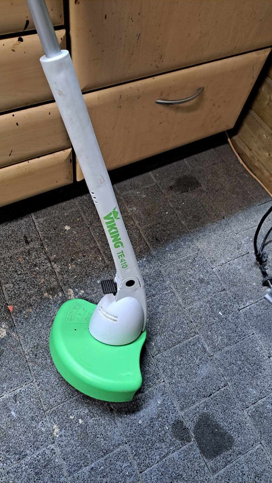 Kantenmaaier Viking TE410 op 220v, Jardin & Terrasse, Coupe-bordures, Enlèvement