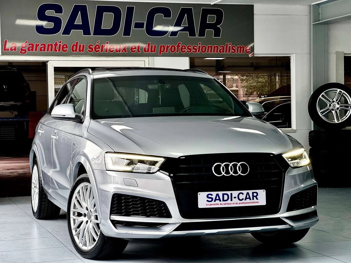 Audi Q3 1.4 TFSI 150cv S LINE EDITION - SHADOW LOOK, Auto's, Automaat, Gebruikt, Leder, 5 deurs