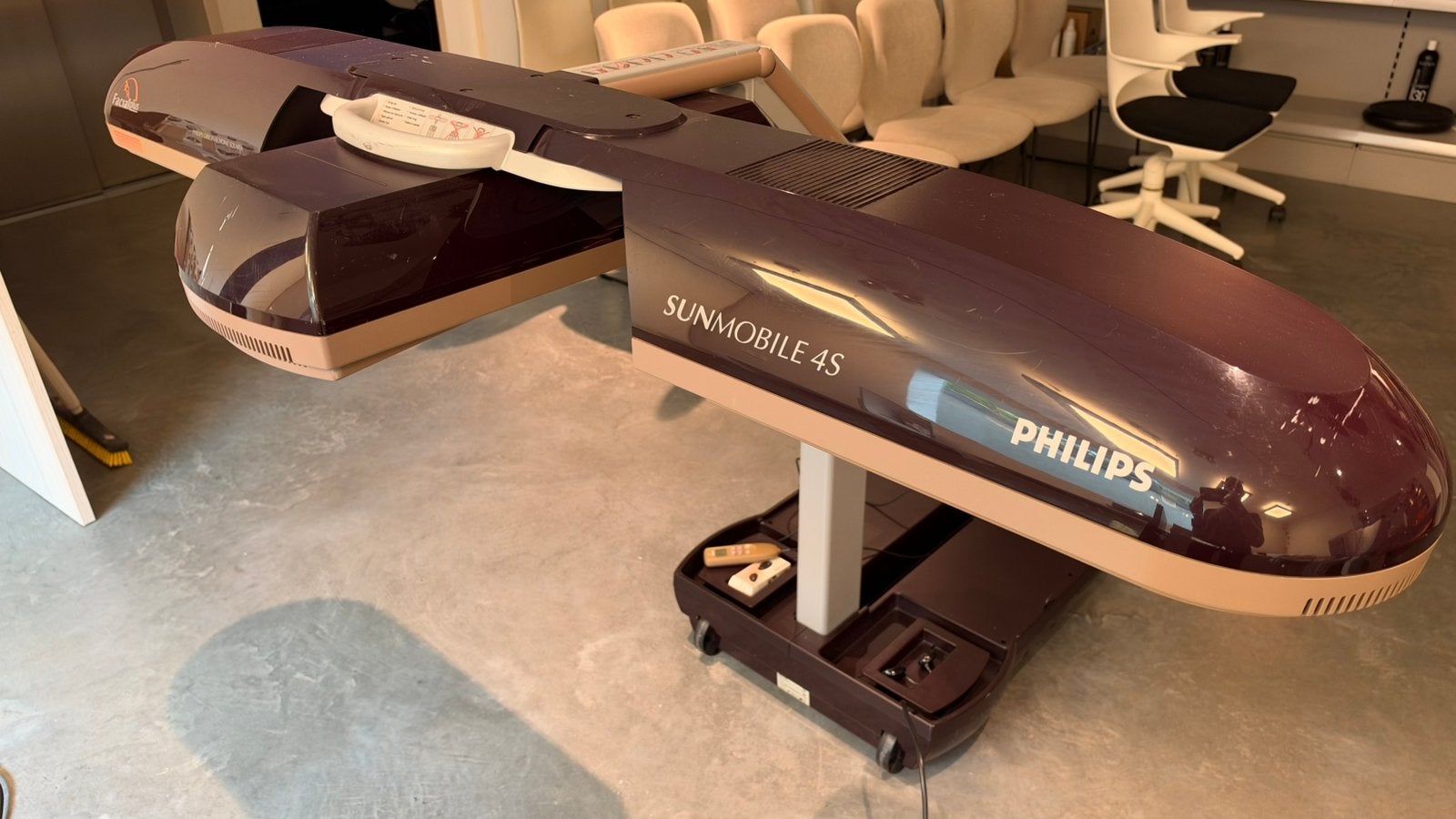 Philips Sunmobile 4S met gezichtsbruiner, Elektronische apparatuur, Ophalen, Gebruikt, Zonnebank enkelzijdig, Minder dan 10 lampen