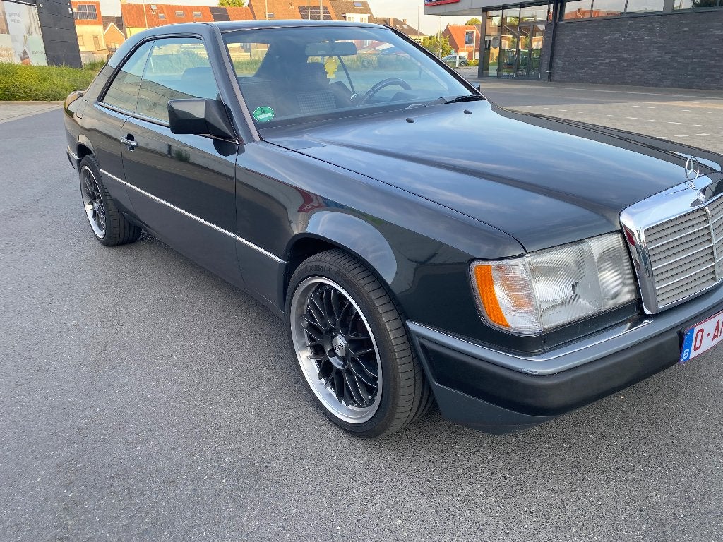 Mercedes coupé 230CE, foto 3