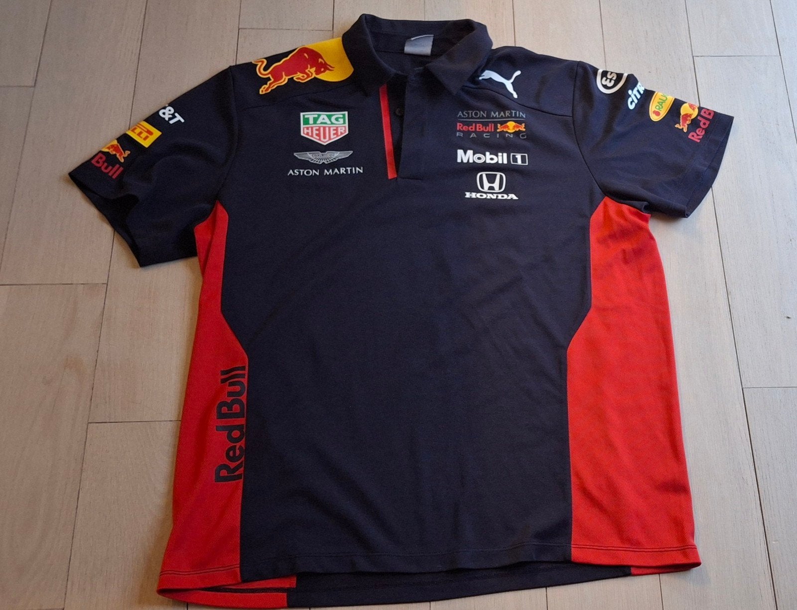Polo Aston Martin Red Bull de Formule 1 2020, Puma, Enlèvement ou Envoi, Taille 56/58 (XL), Comme neuf