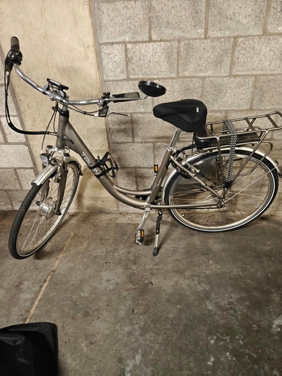 marque de vélos électriques : Talent, Autres marques, Moins de 47 cm, 50 km par batterie ou plus, Comme neuf