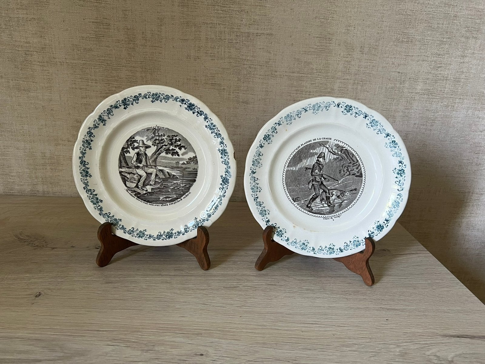 Duo van Longwy Talking Plates eind 19e eeuw - Jagen, Vissen, Antiek en Kunst, Antiek | Wandborden en Tegels, Ophalen