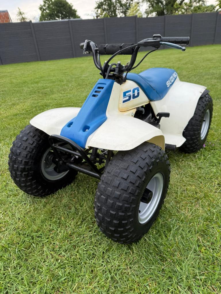 Suzuki Lt 50, 49 cc, 11 kW of minder, 1 cilinder