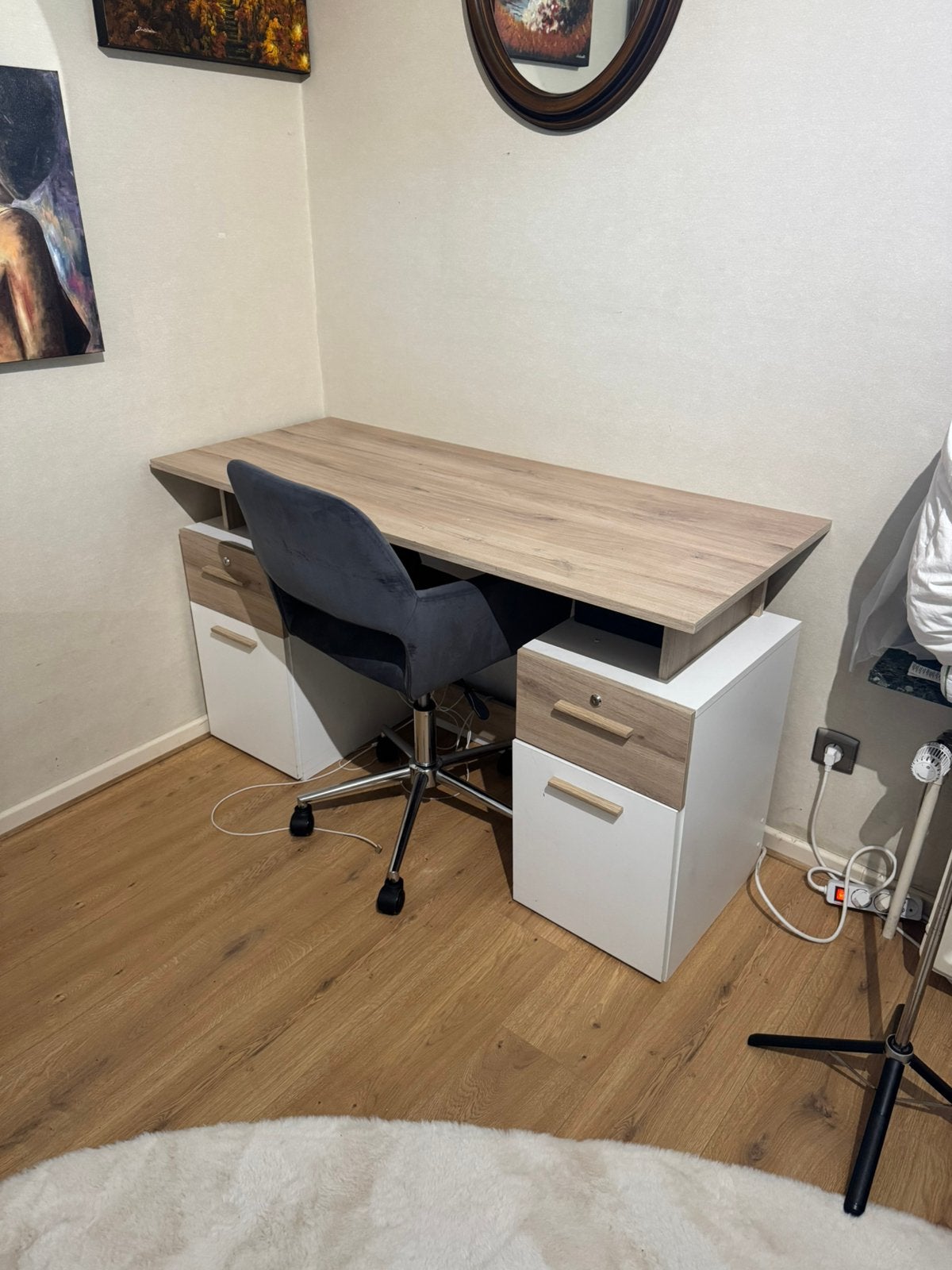 Stevig bureau met stoel in goede staat, Ophalen, 150 cm, Zo goed als nieuw, Overige merken