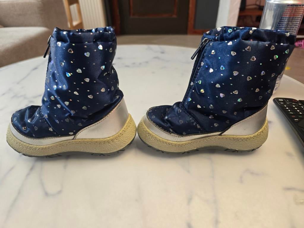 Marineblauwe iriserende winterlaarzen met hartjes en bont vo, Gebruikt, Meisje, Ophalen of Verzenden, Laarzen