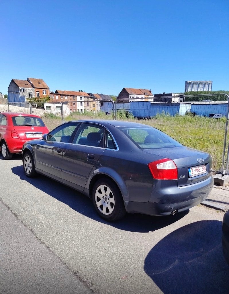 Audi A4 essence Impek, Autos, Audi, Argent ou Gris, Entreprise, Boîte manuelle, A4
