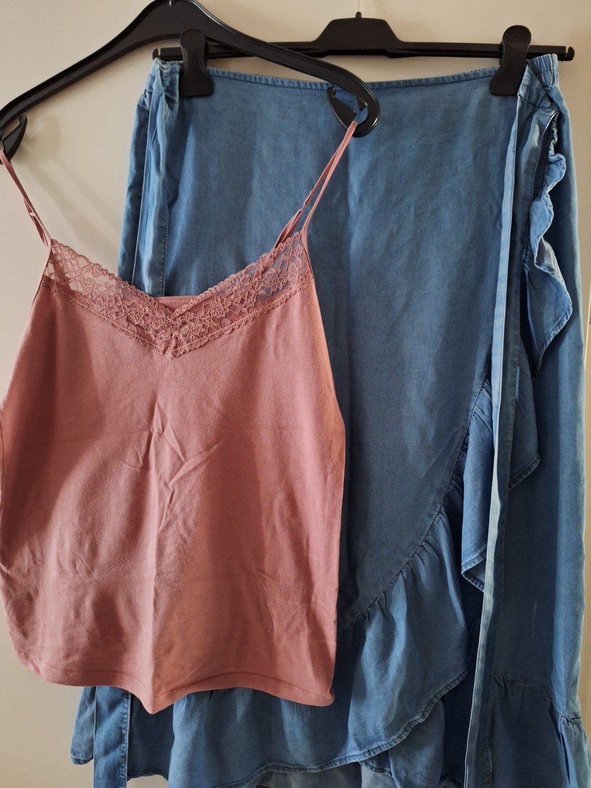 jeansrok large gratis nieuw topje, Vêtements | Femmes, Jupes, Enlèvement ou Envoi