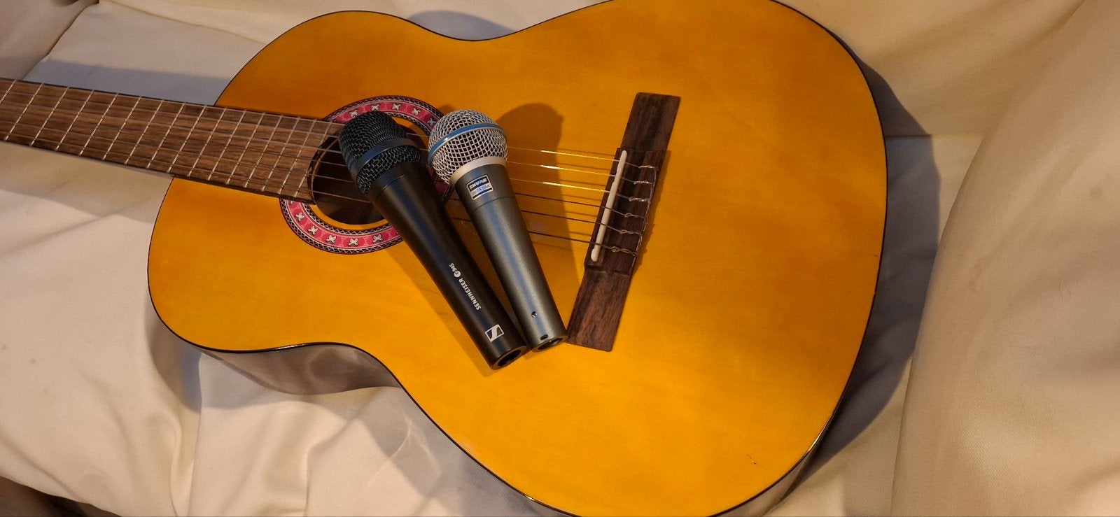 1 shure beta58a et 1 sennheiser e945, Musique & Instruments, Enlèvement ou Envoi, Comme neuf, Micro chant