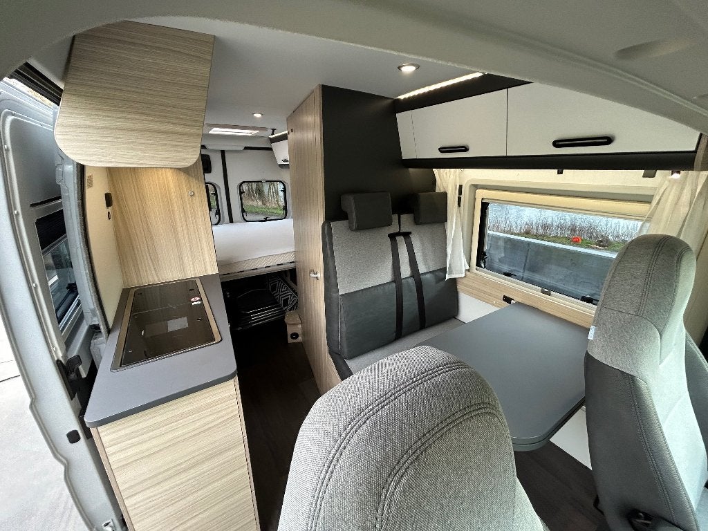 Sun Living V60SP TentTop campervan, Jusqu'à 4, 6 à 7 mètres, Boîte manuelle, Diesel