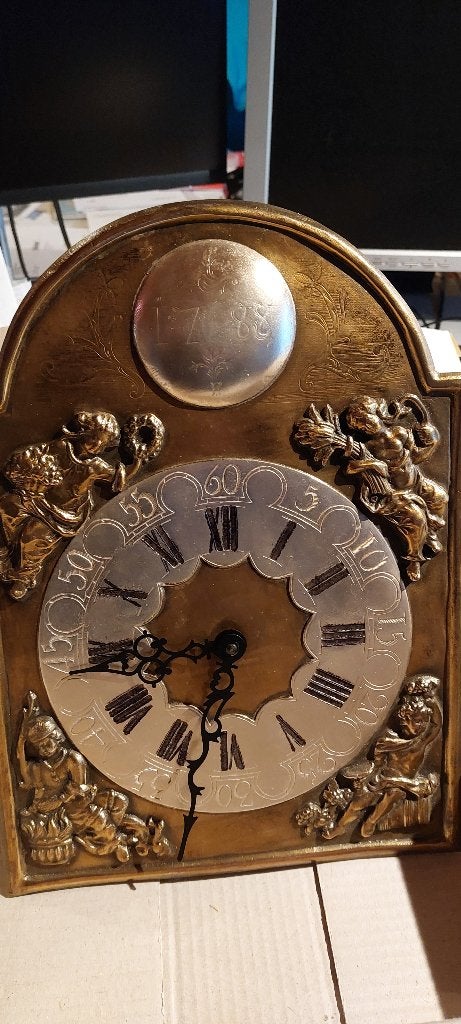 Mouvement d'horloge ancienne, Enlèvement