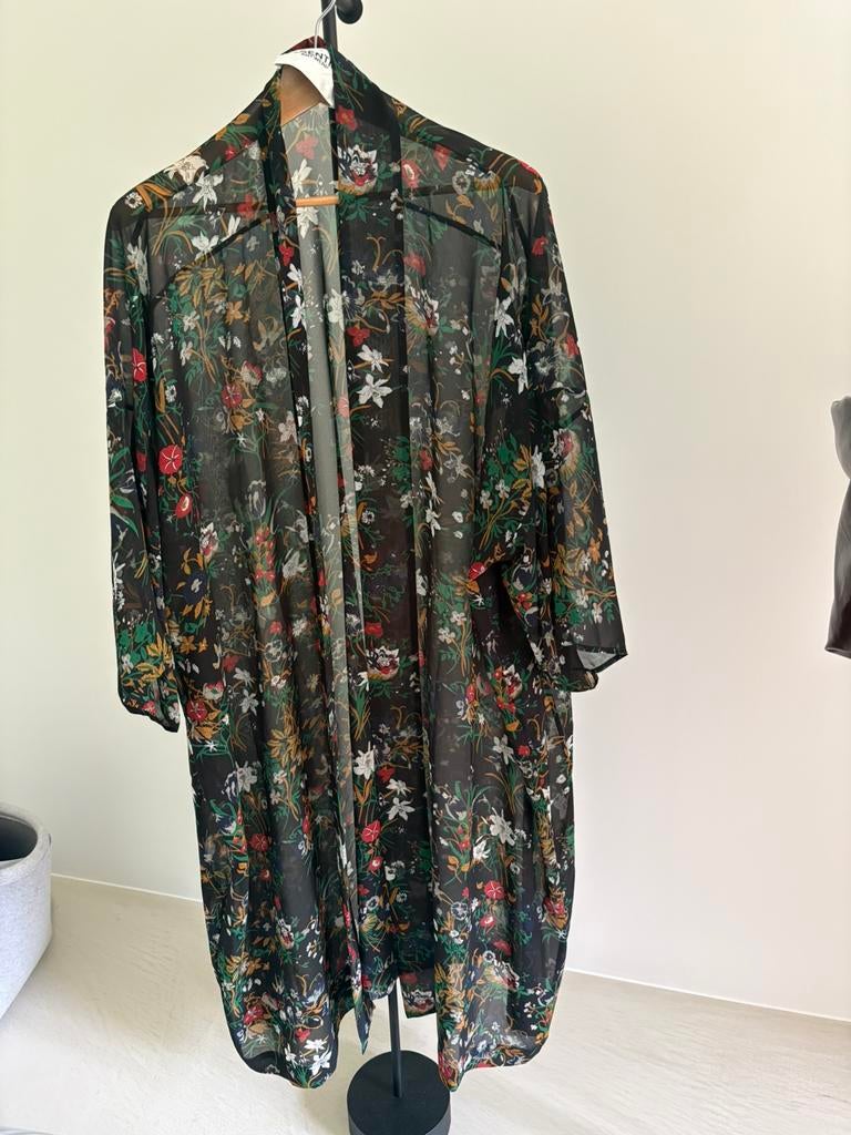 Kimono Essentiel, Ophalen of Verzenden, Zo goed als nieuw, Zwart