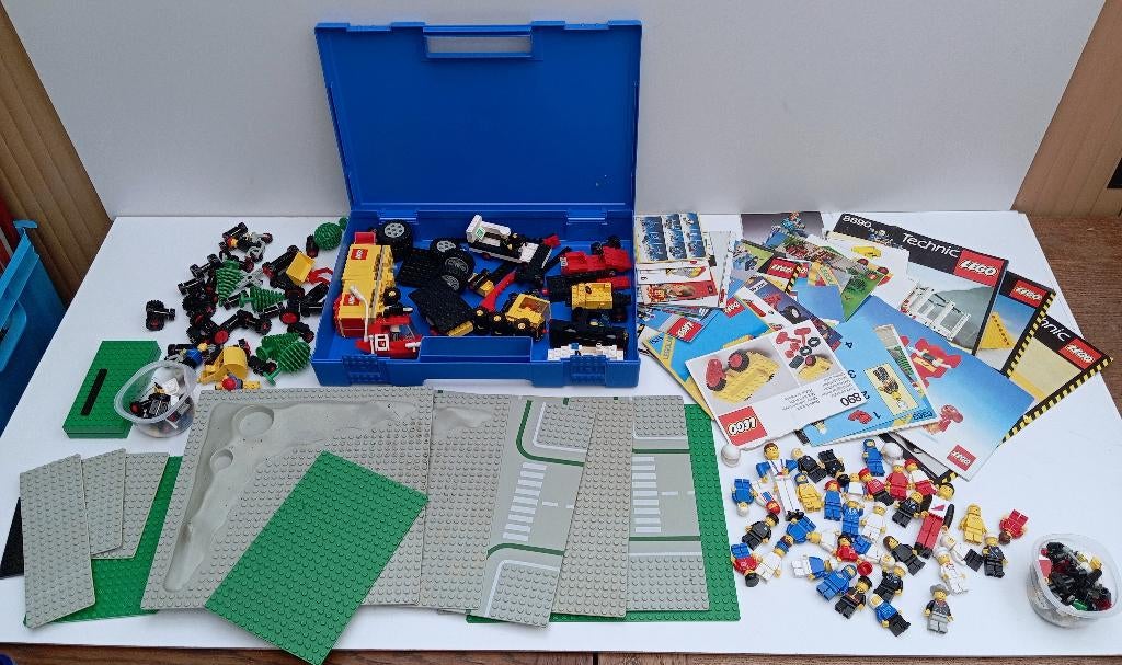 lot LEGO figuren koffer boekjes bouwplaten..., Ophalen of Verzenden, Gebruikt, Lego, Technic