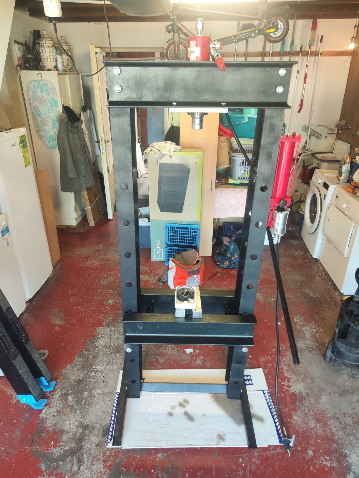 30 ton hydraulische pers, Ophalen