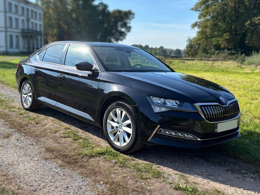 Skoda Superb IV (Style Edition) Plugin, Auto's, Dealer onderhouden, 4 cilinders, Leder en Stof, Zwart