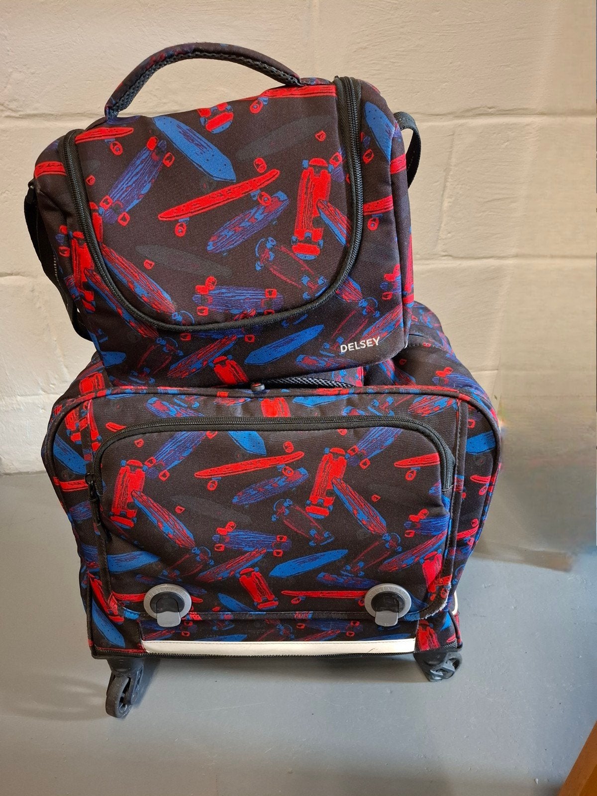 Cartable + sac à dîner Delsey, Enlèvement