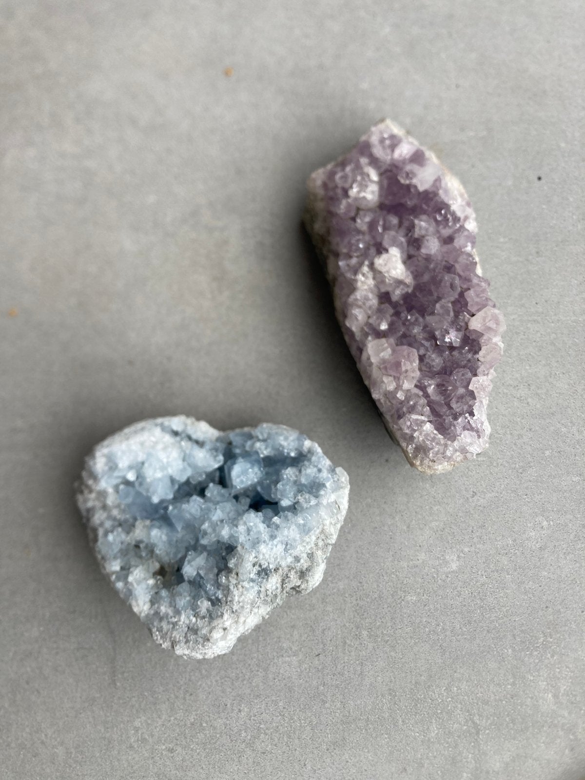 Set van 2 natuurlijke geodes: Amethist & Celestien, Enlèvement, Comme neuf