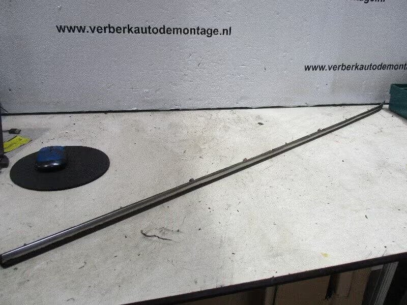 SIERLIJST SPATBORD LINKS ACHTER Mercedes-Benz / 8 (W115), Autos : Pièces & Accessoires, Carrosserie & Tôlerie, Mercedes-Benz AG