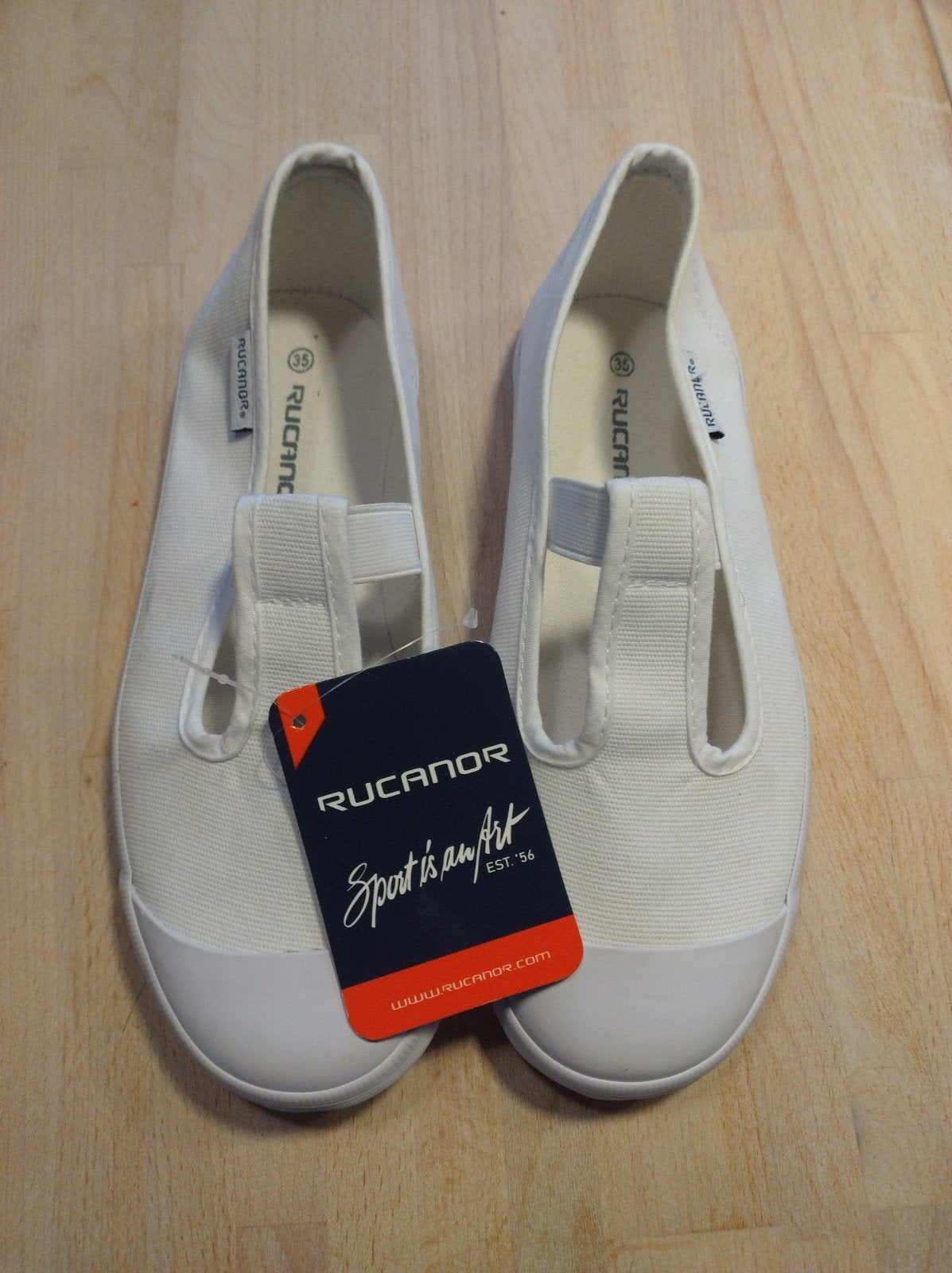 Nieuwe tour pantoffels 35 Rucanor, Neuf, Garçon ou Fille, Enlèvement ou Envoi, Rucanor