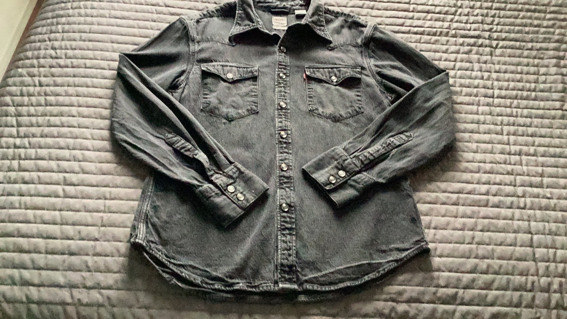Jeanshemd maat S levis, Vêtements | Hommes, Chemises, Enlèvement, Comme neuf