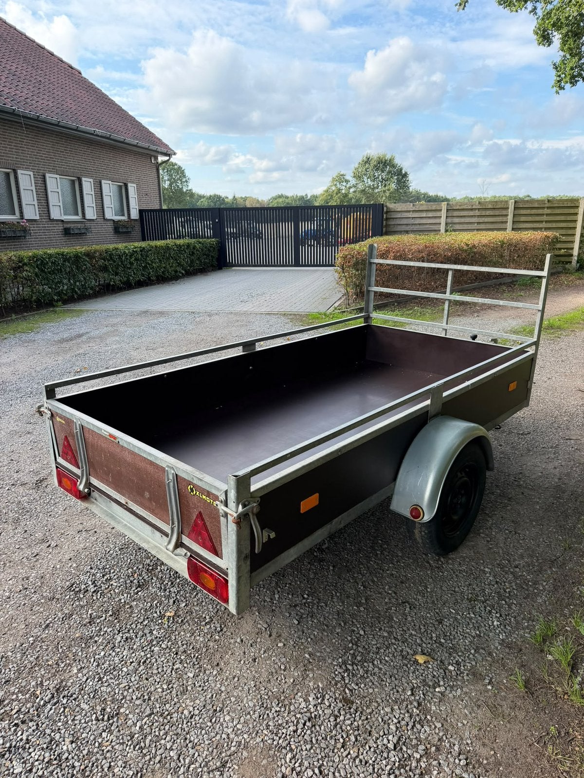 Aanhangwagen, Ophalen, Zo goed als nieuw