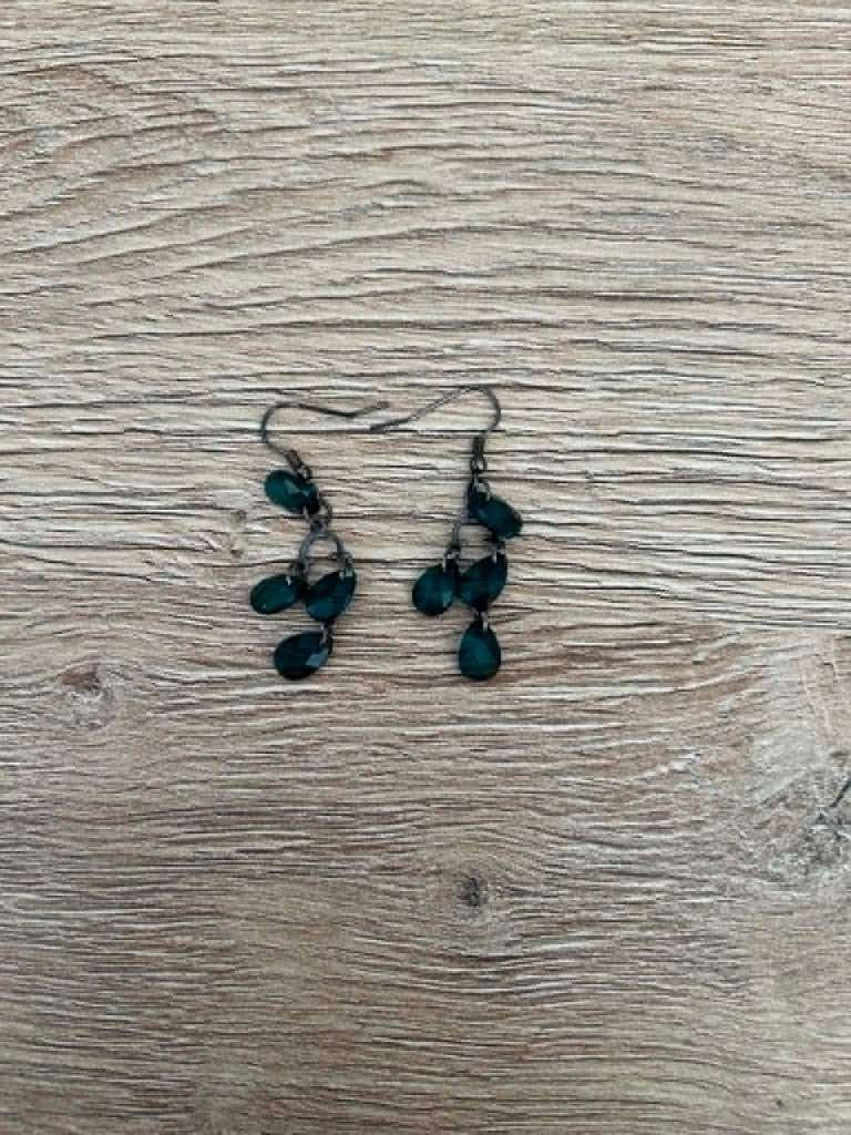 Boucle d’oreille avec perles émeraude, Bijoux, Sacs & Beauté, Boucles d'oreilles, Enlèvement, Comme neuf, Bleu, Pendantes
