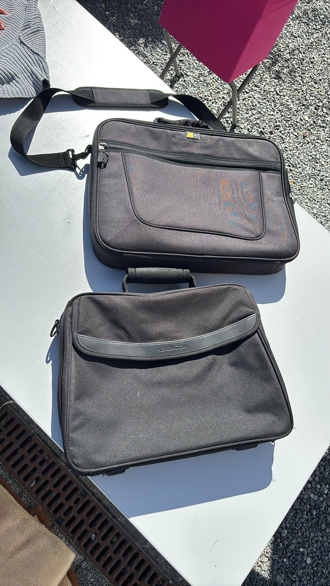 Laptopzak Kensington en Case Logic, Computers en Software, Laptoptassen, Ophalen, Gebruikt, Handvat, Zwart