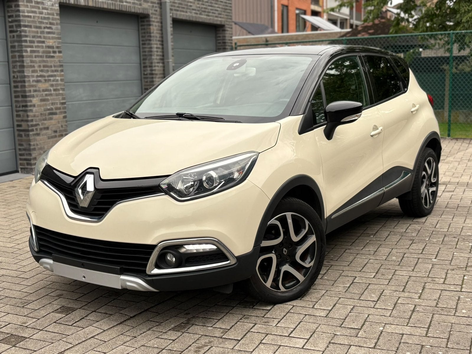 Renault Captur 0.9TCe (2016) Airco Camera Euro6b, Autos, Achat, Euro 6, Boîte manuelle, Noir