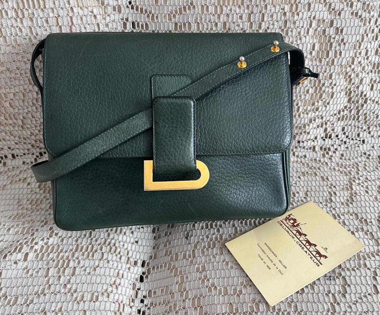 DELVAUX tas Poirier model groen leer, Handtassen en Accessoires, Tassen | Schoudertassen, Ophalen of Verzenden, Zo goed als nieuw
